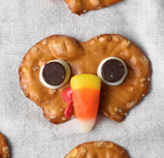Easy no-bake pretzel turkeys
