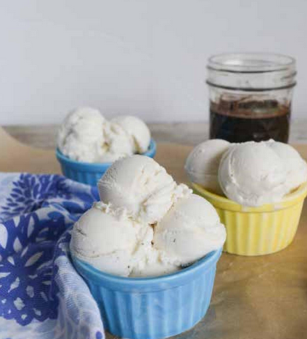 Easy no-churn vanilla ice cream