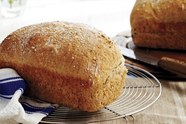 Easy no-knead whole wheat sandwich bread