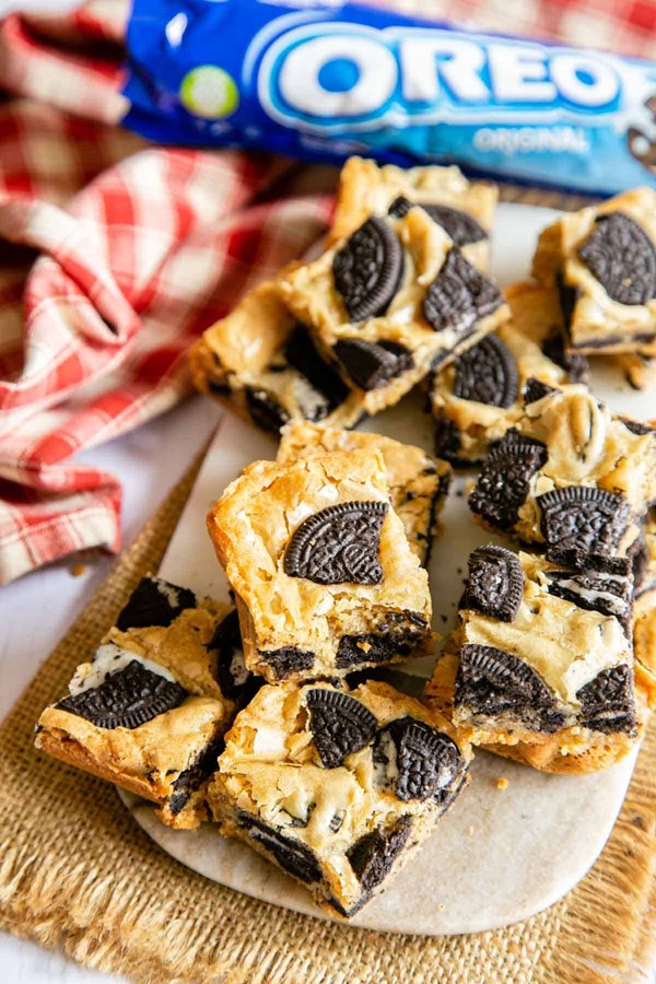 Easy Oreo blondies
