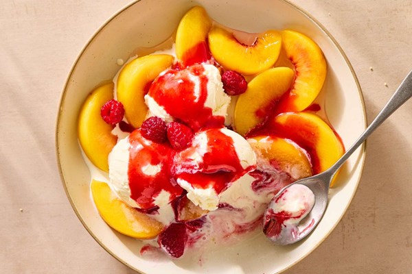 Easy peach Melba