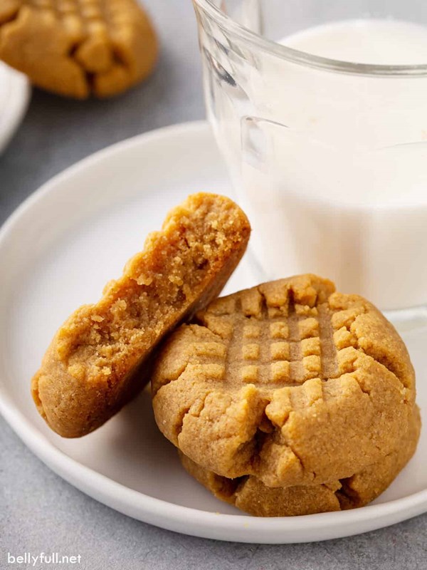 Easy peanut butter cookies