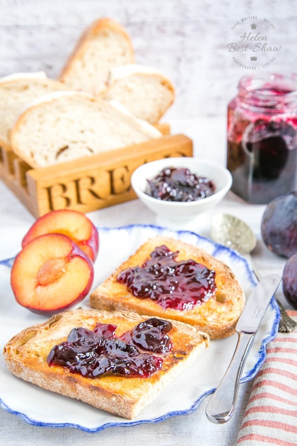Easy plum jam - conserve method