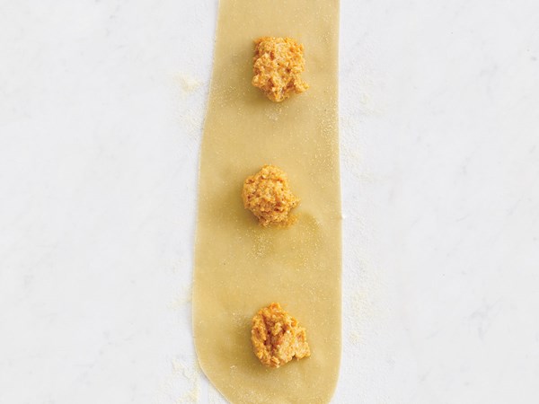 Easy ravioli with carrot-and-ricotta filling