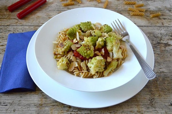 Easy Romanesco pasta with lemon & garlic