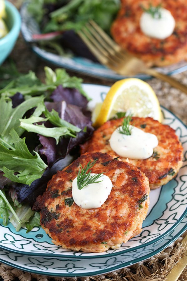 Easy salmon cakes