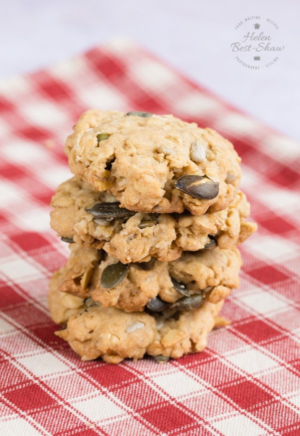 Easy seeded vegan oat cookies