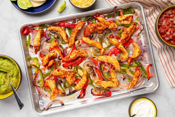 Easy sheet pan chicken fajitas