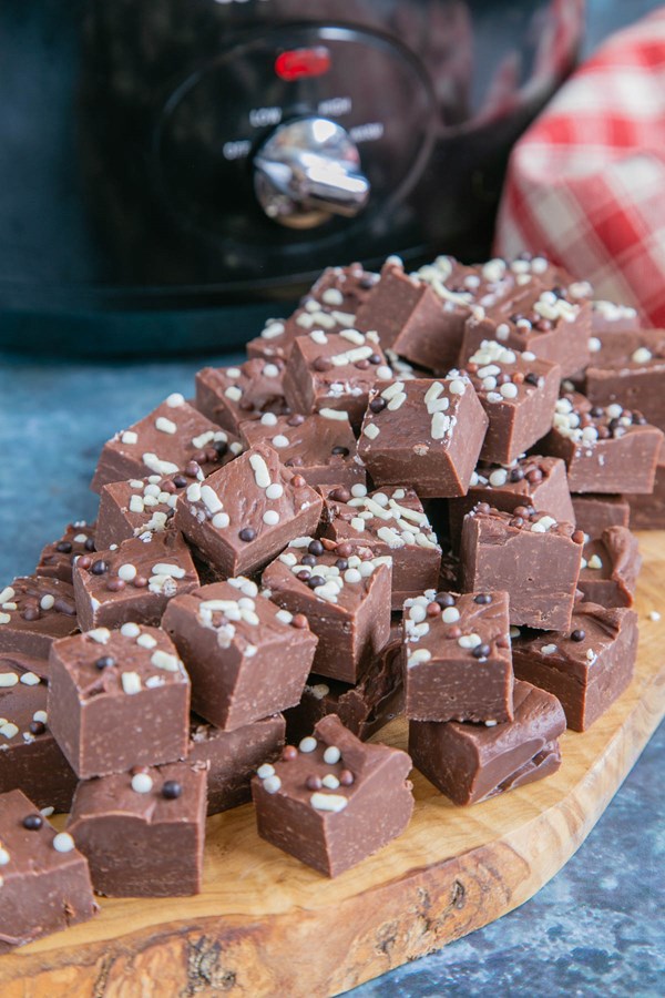 Easy slow cooker fudge