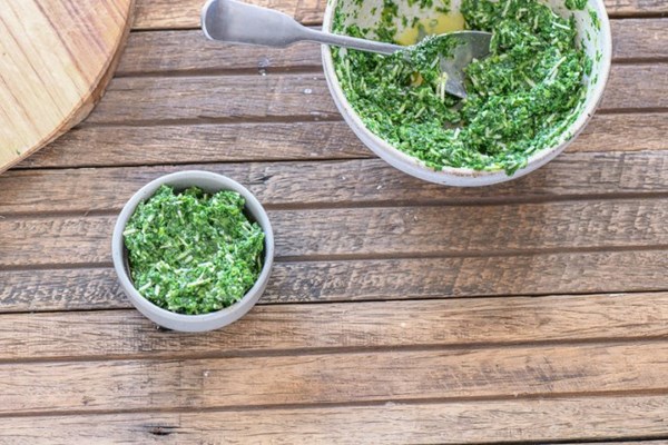 Easy spinach pesto 