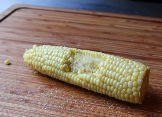 Easy “squeezy” corn on the cobb
