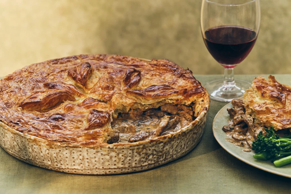 Easy steak & mushroom pie