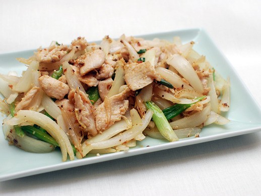 Easy stir-fried chicken with ginger and scallions