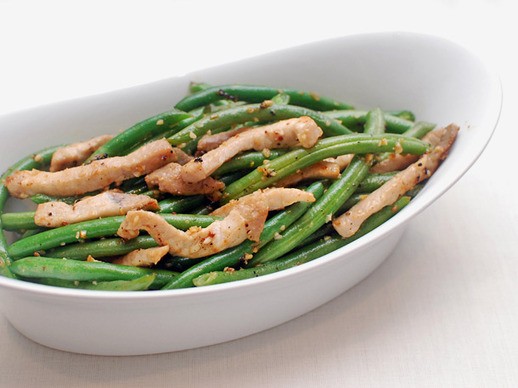 Easy stir-fried pork with string beans