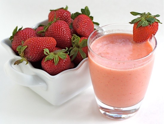 Easy strawberry mango smoothie 