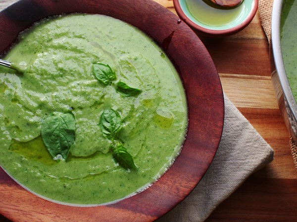 Easy, summery zucchini-basil soup
