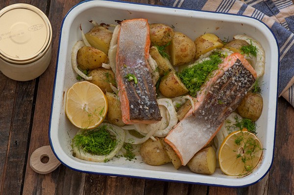 Easy tray baked salmon with spuds