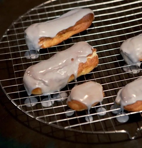 Éclairs with lavender filling
