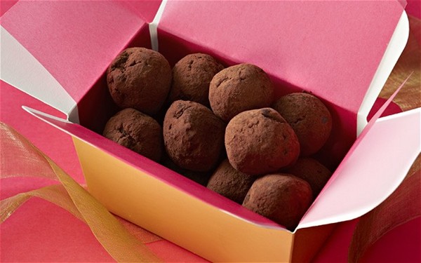 Edible Christmas gifts: orange and cardamom chocolate truffles