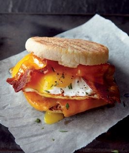 Egg & bacon breakfast sandwich