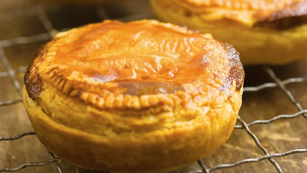 Egg and bacon pie