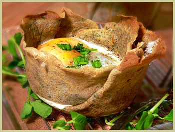 Egg baked in herb crêpes