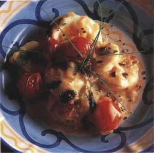 Egg, cheese and onion gratin with cherry tomatoes