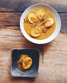Egg curry (Muttai kulambu)
