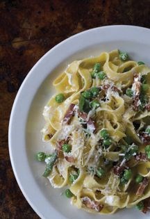 Egg fettuccine with ricotta, peas and smoked pancetta