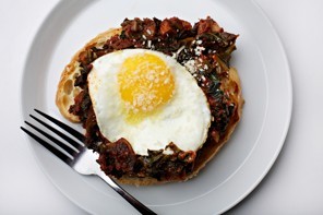 Egg in hearty puttanesca