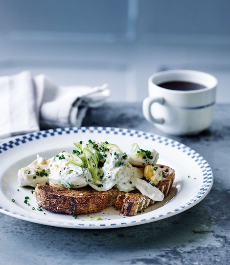 Egg mayonnaise with spring onions, mustard & chives