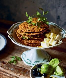 Egg pancakes with parsley (Ejjeh)
