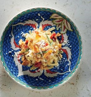 Egg pasta with walnut and bottarga (Cvizli erişte)