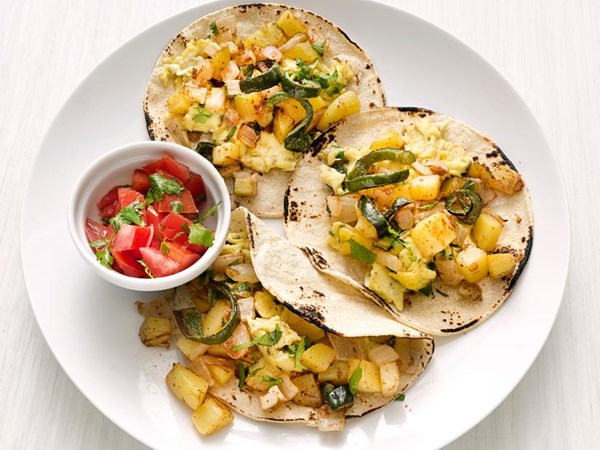 Egg tacos with poblano and potatoes 