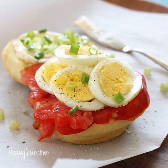 Egg tomato and scallion sandwich