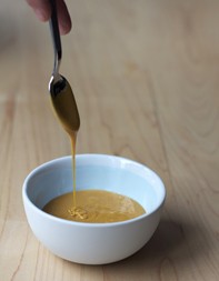 Egg-yolk caramel