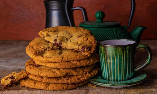 Egg-yolk chocolate chip cookies