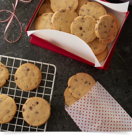 Eggnog-chocolate chip butter cookies