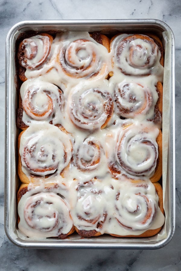 Eggnog cinnamon rolls