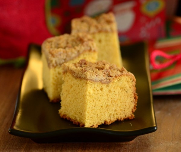 Eggnog coffee cake
