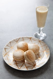 Eggnog macarons