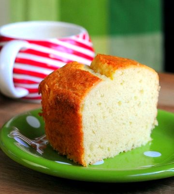 Eggnog pound cake