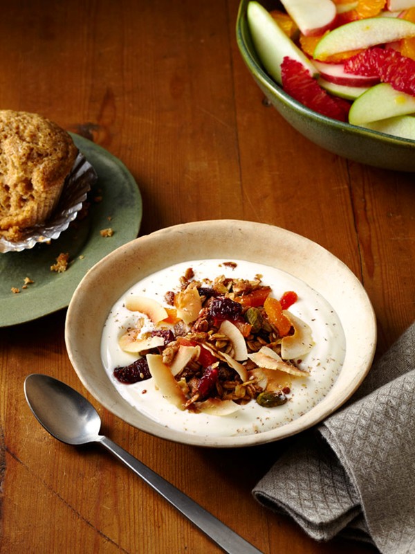Eggnog yogurt with granola