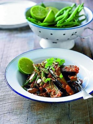 Eggplant and green bean curry