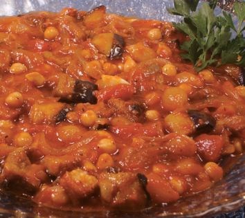 Eggplant moussaka (Mousaka'a batinjan bi zeyt)