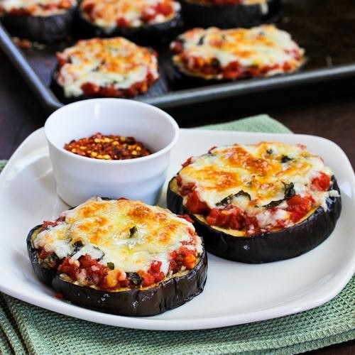 Eggplant pizzas (Tranches d'aubergine á  l'Italienne)