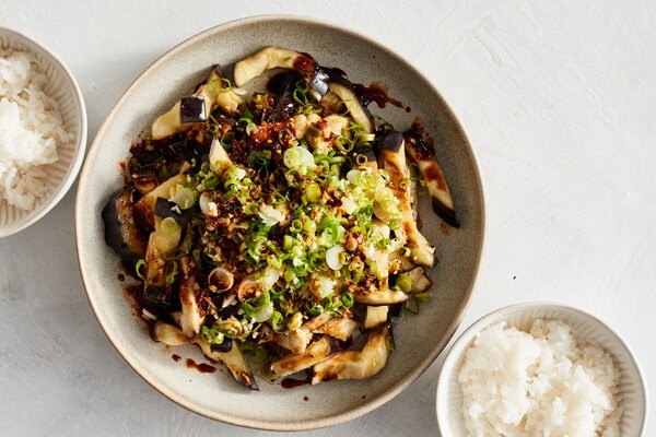 Eggplant with garlic, ginger and scallions (Liang ban qie zi)