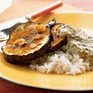 Eggplant with spinach-yogurt sauce (Hariyali kadhi)