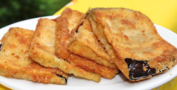 Eggplant/aubergine sandwich (Sandaweech betinjan)