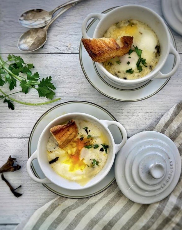 Eggs cocotte with black trumpets